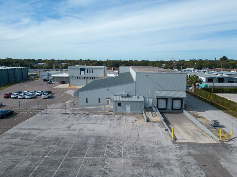 More Photos Of 4711 34th St N, Saint Petersburg Light Manufacturing For Sale