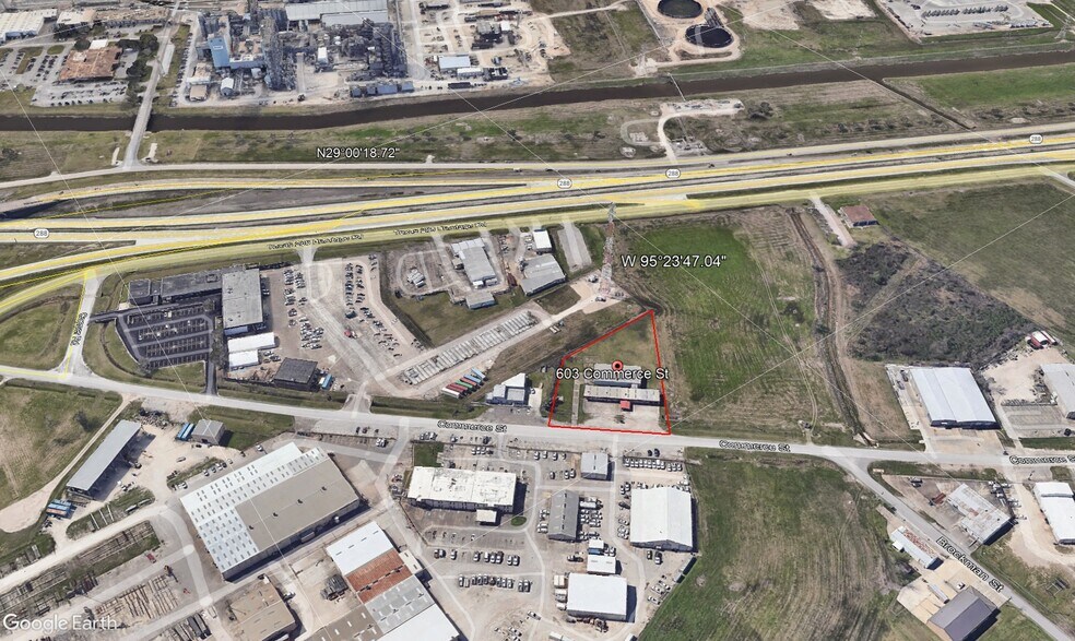 More Photos Of 603 Commerce St, Clute Flex For Lease
