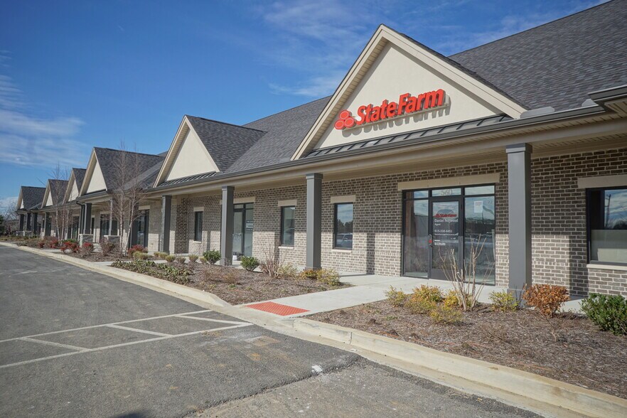 More Photos Of 132 Maple Row Blvd, Hendersonville Medical For Lease