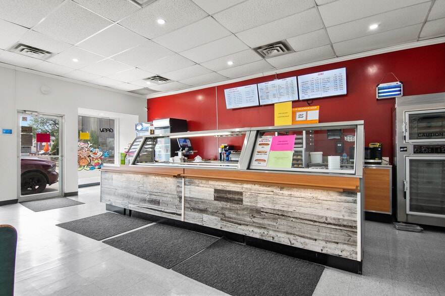 More Photos Of 187-199 King St W, Prescott Storefront Retail Residential For Lease