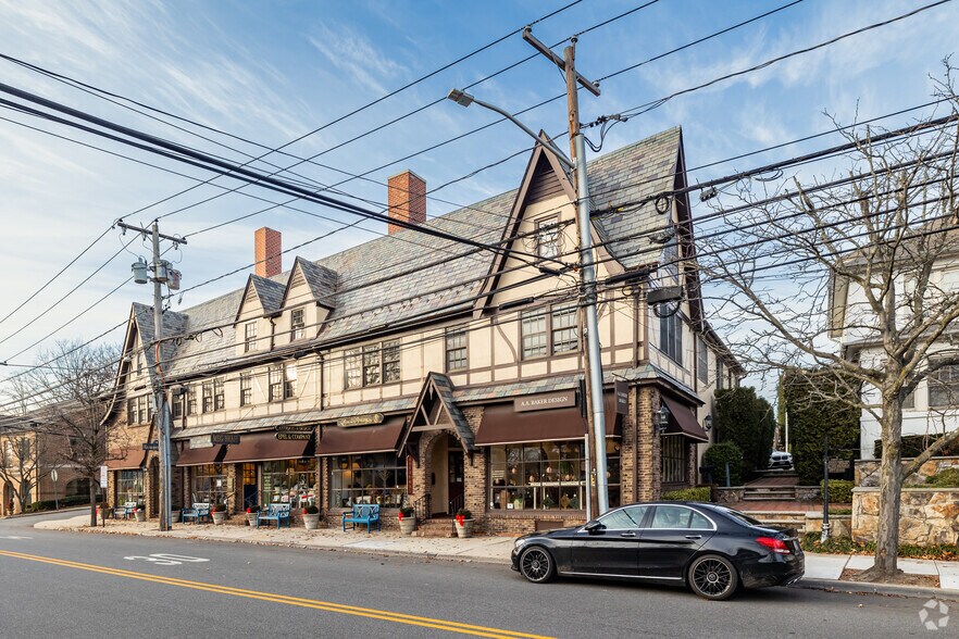 More Photos Of 90 Forest Ave, Locust Valley Office For Lease