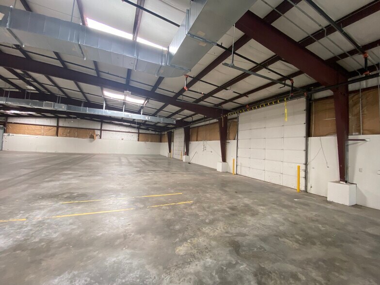 More Photos Of 2103 US-190 Hwy, Hammond Showroom For Sale