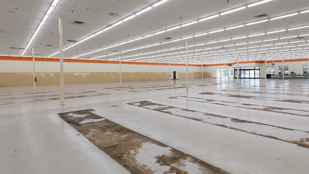 More Photos Of 4600 Hardy St, Hattiesburg Freestanding For Lease