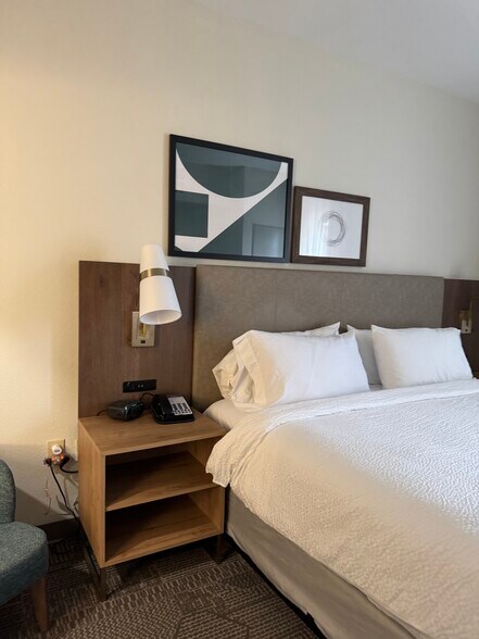 More Photos Of 11101 Fountain Lake Dr, Stafford Hotel For Sale