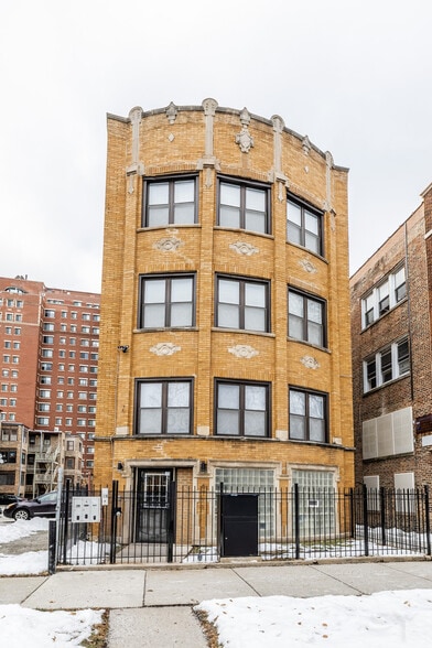 Primary Photo Of 6711 S Paxton Ave, Chicago Multifamily For Sale