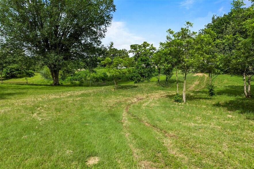 More Photos Of TBD Belton Street, McDade Land For Sale