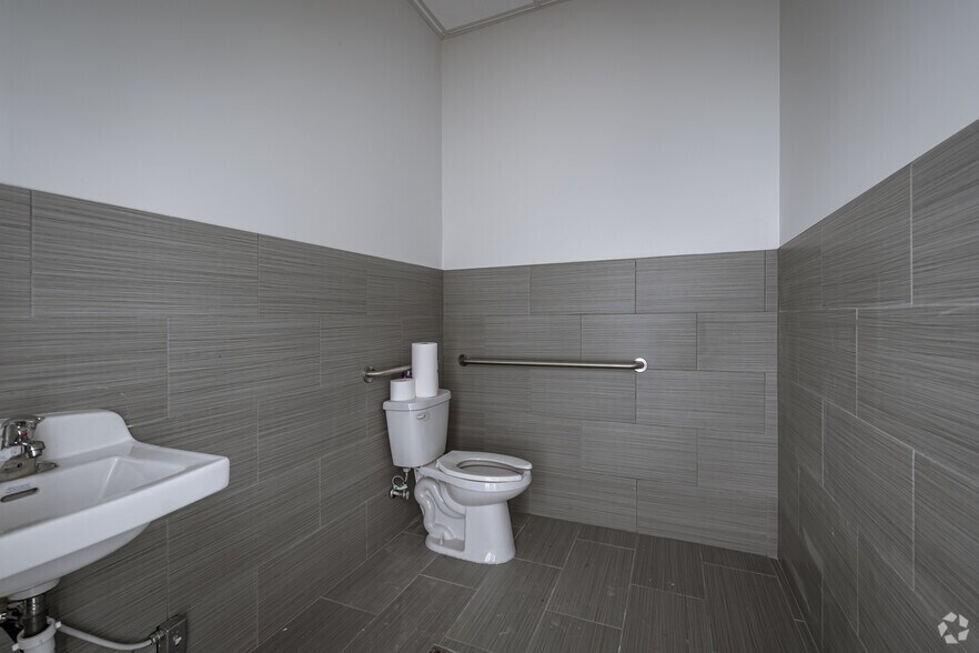 More Photos Of 4227 S Main St, Stafford Unknown For Lease