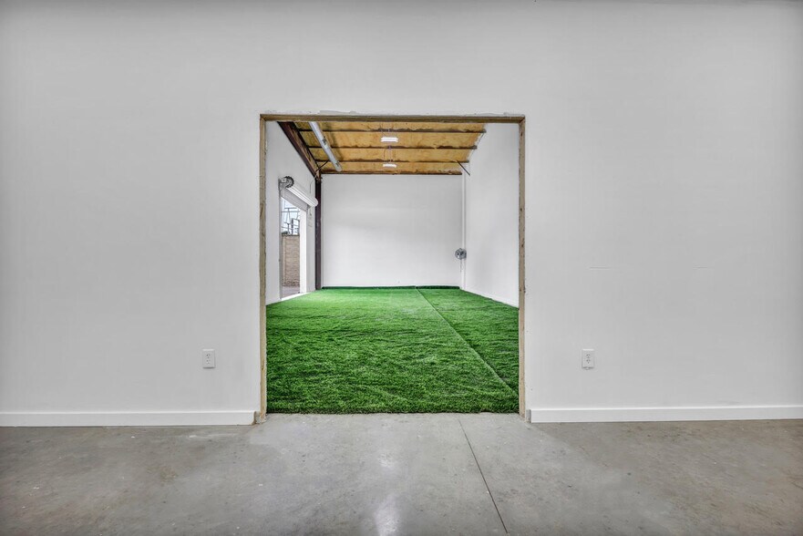 More Photos Of 2000 Windy Ter, Cedar Park Warehouse For Sale