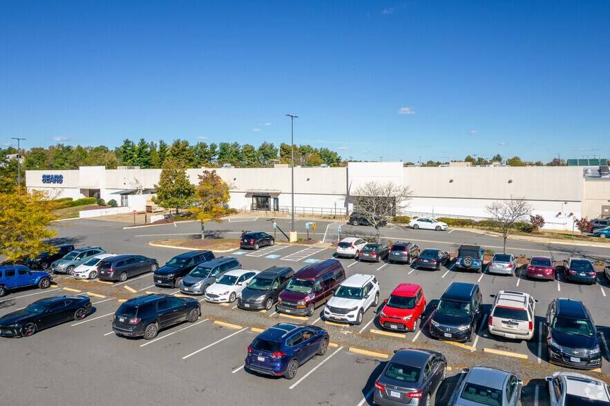 More Photos Of 8200 Sudley Rd, Manassas Department Store For Lease