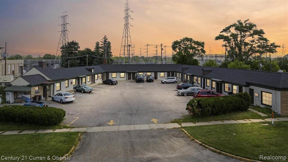 Primary Photo Of 44784 Woodward Ave, Pontiac Hotel For Sale