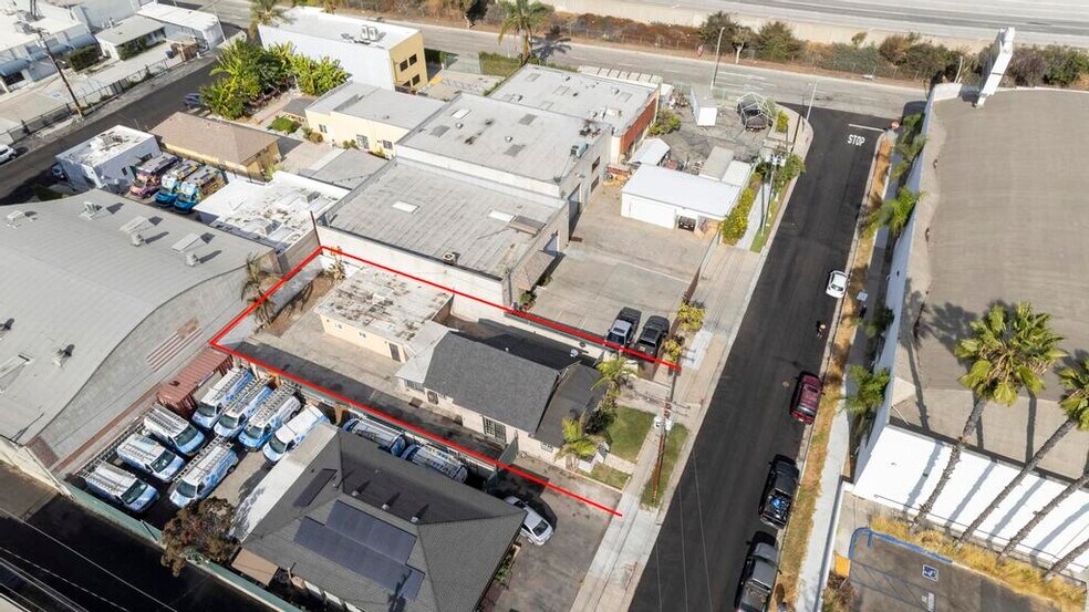 More Photos Of 31 Fulton Ave, Pasadena Light Manufacturing For Sale