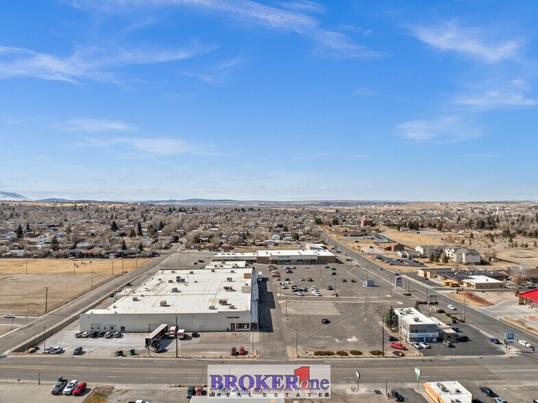 More Photos Of 2135 E 12th St, Casper Unknown For Lease