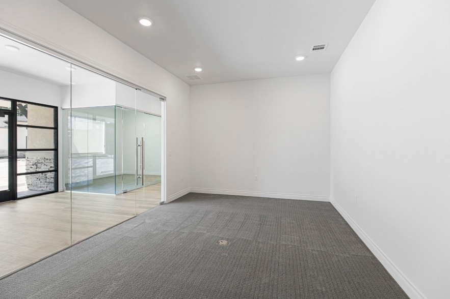 More Photos Of 19023 Stuebner Airline Rd, Spring Office For Sale