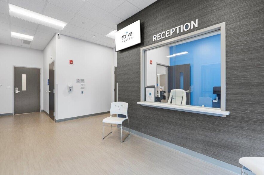 More Photos Of 900 Biddle Rd, Medford Freestanding For Lease