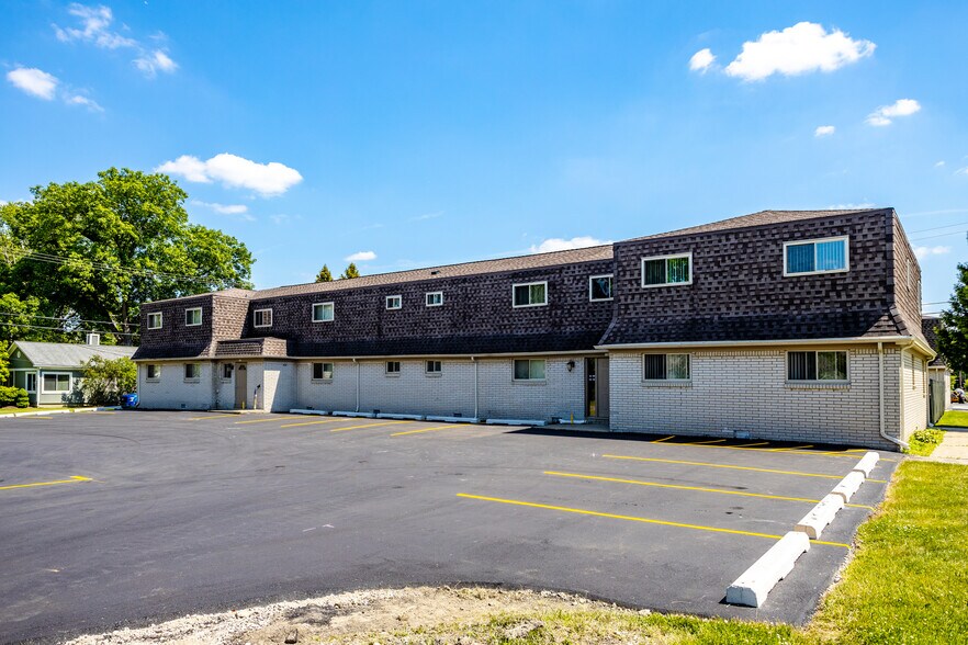More Photos Of 2920-2932 Schroeder Blvd, Keego Harbor Apartments For Sale