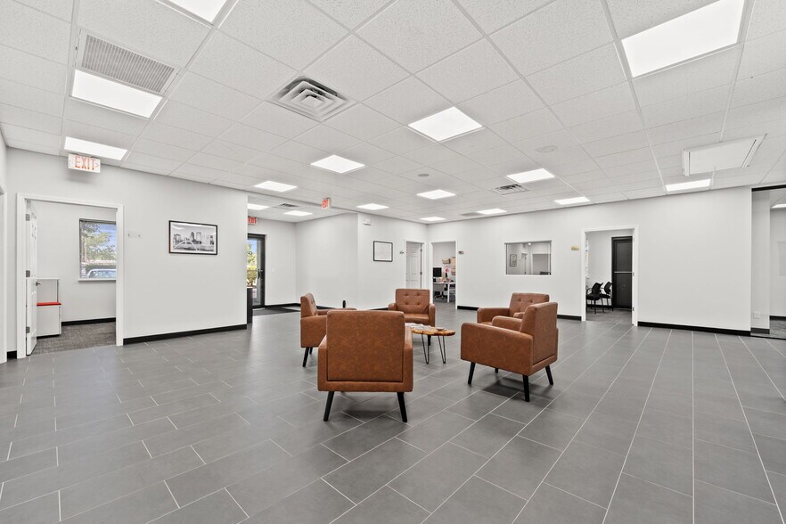 More Photos Of 2820 Spring Glen Rd, Jacksonville Office For Sale