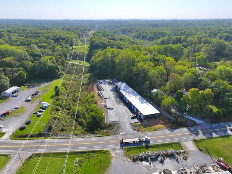 More Photos Of 1820 Highway 31 W, White House Warehouse For Sale