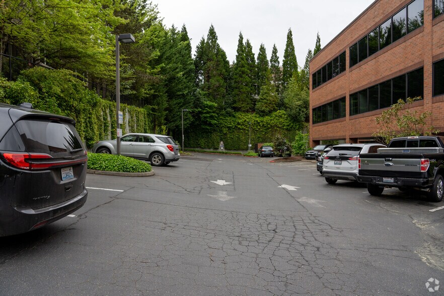 More Photos Of 625 4th Ave, Kirkland Office For Lease