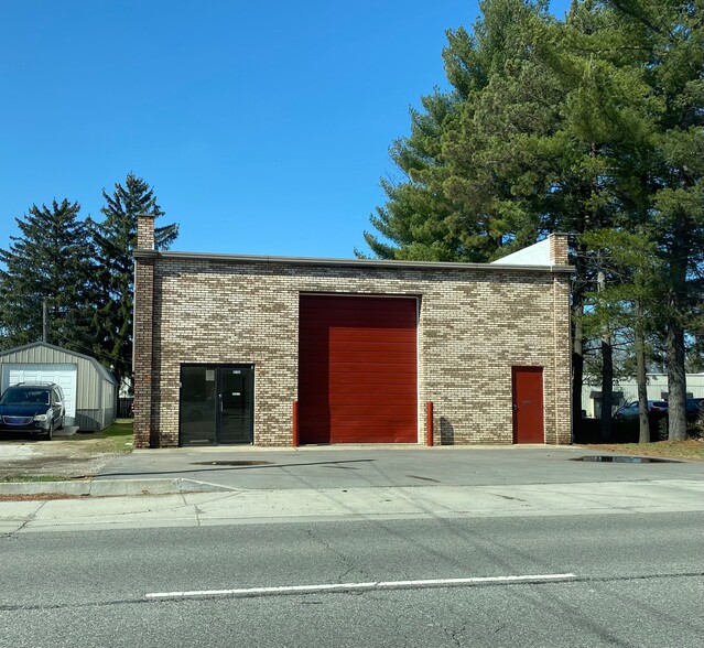 Primary Photo Of 1715 Cassopolis St, Elkhart Showroom For Sale