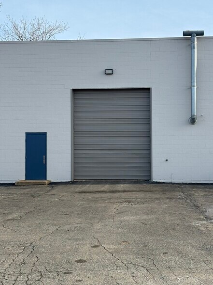 More Photos Of 116-124 Maple St, Warwick Manufacturing For Lease