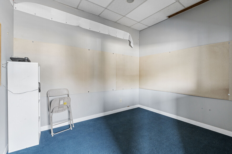 More Photos Of 4865 Arthur Kill Rd, Staten Island Warehouse For Sale