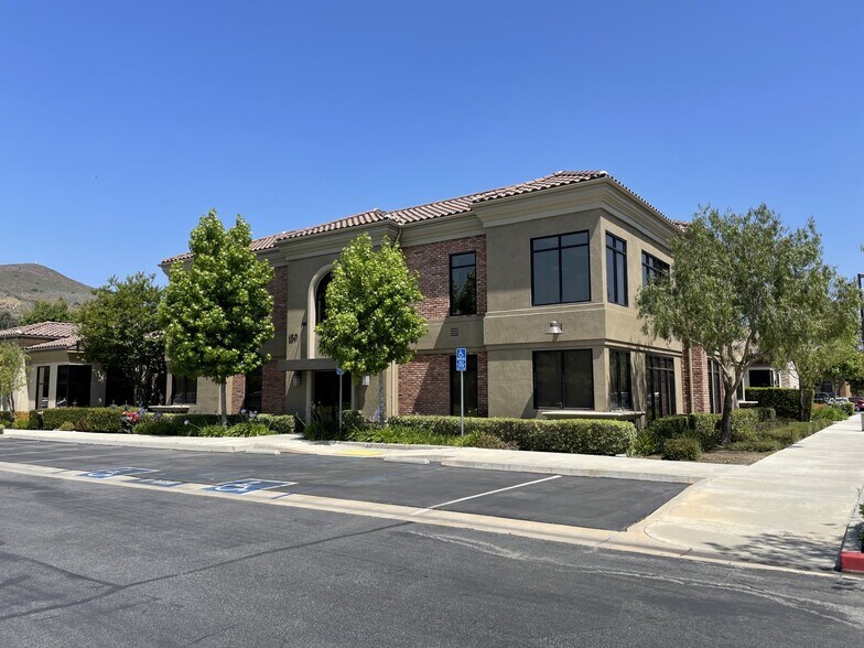 More Photos Of 159 Parrot Ln, Simi Valley Office For Sale