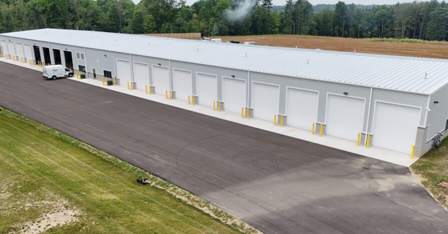 More Photos Of 4180 Congress Pky, Richfield Industrial For Lease