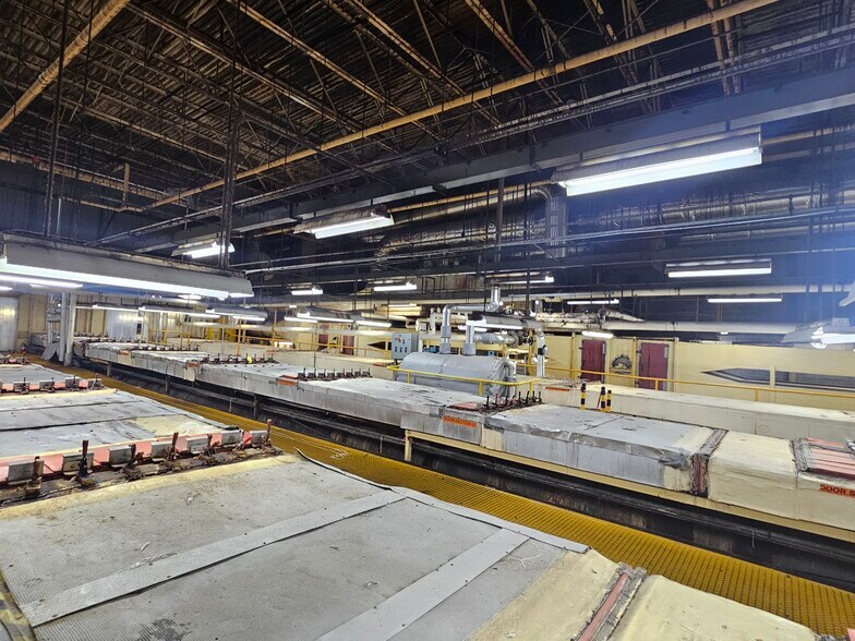 More Photos Of 2221 E State Highway 198, Osceola Distribution For Sale