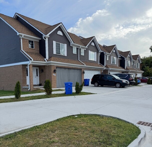 Primary Photo Of , Warren Multifamily For Sale