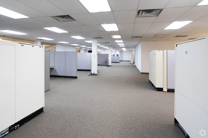 More Photos Of 220 Davidson Ave, Somerset Office For Lease