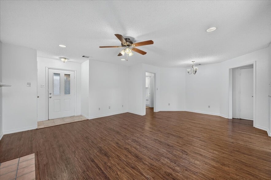 More Photos Of 210-212 Saint Marys Pl, Rockwall Apartments For Sale