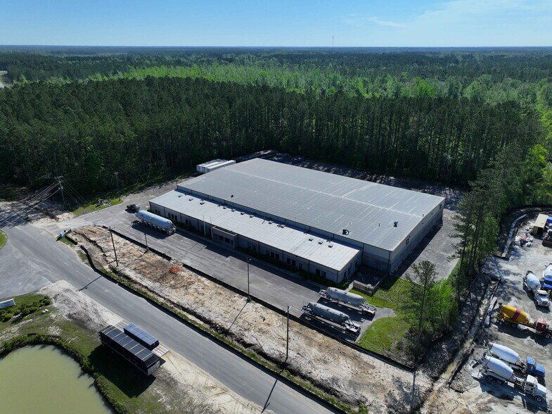 More Photos Of 605 Bob Gifford Blvd, Early Branch Manufacturing For Sale