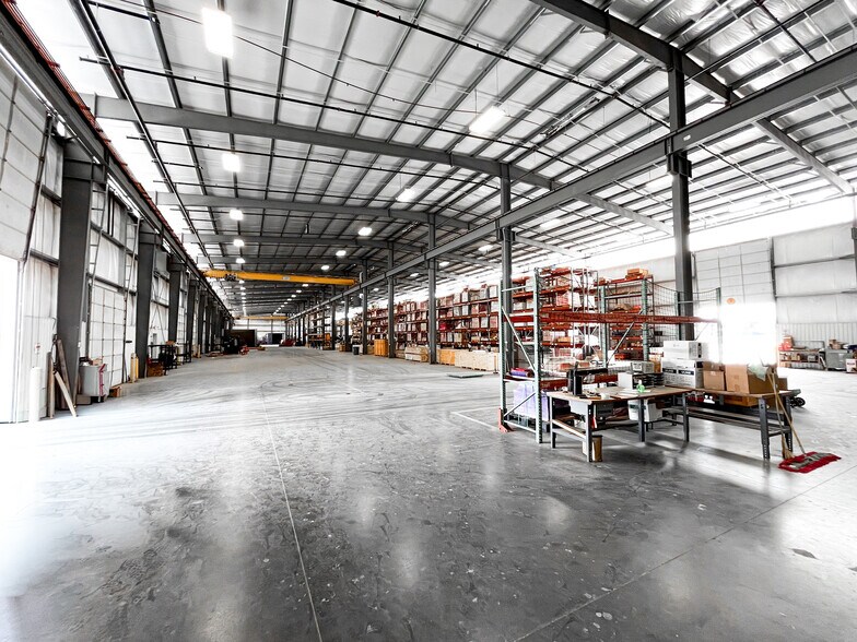 More Photos Of 7995 E Interstate 20 E, Odessa Warehouse For Lease