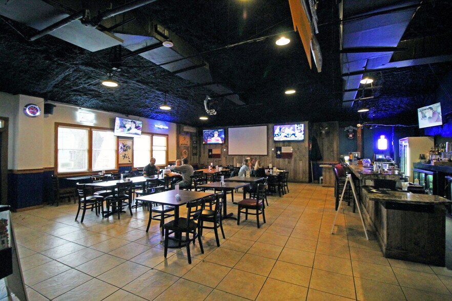 10444 Hempstead Rd, Houston, TX 77092 Retail For Lease