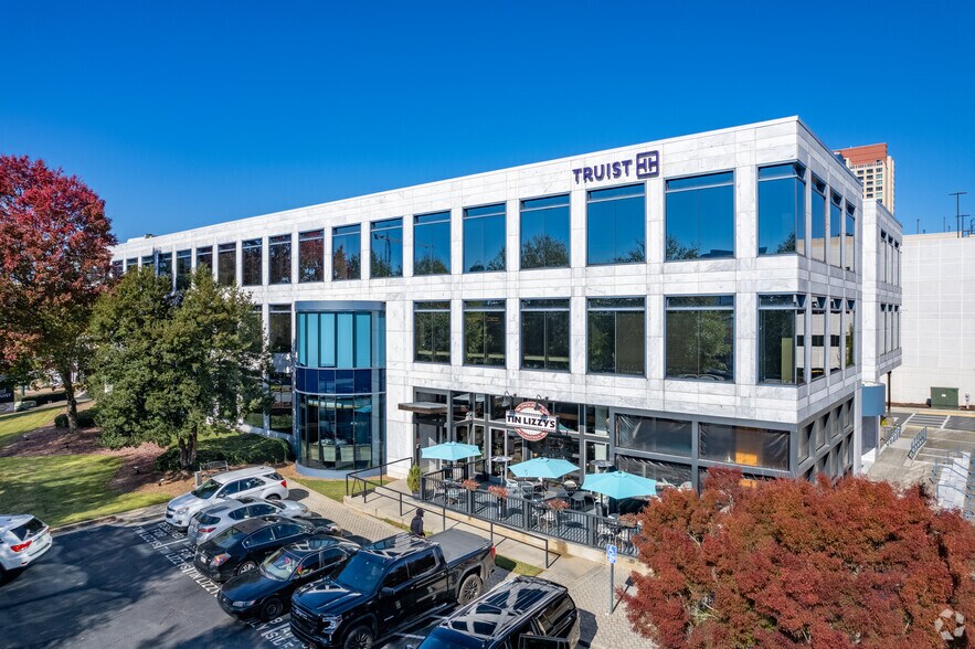 More Photos Of 121 Perimeter Ctr W, Atlanta Coworking Space