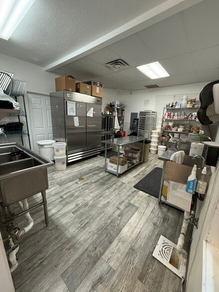 More Photos Of 2905 Race St, Fort Worth Restaurant For Lease