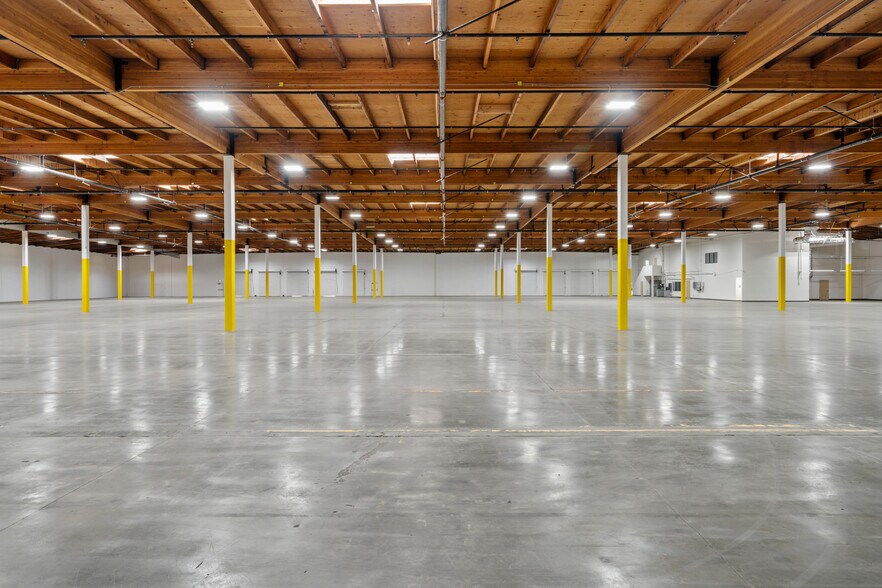 More Photos Of 2850 E El Presidio St, Long Beach Industrial For Sale