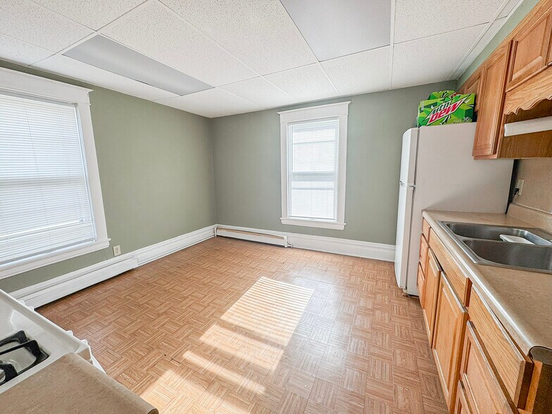 More Photos Of 2628 Central Ave NE, Minneapolis General Retail For Sale