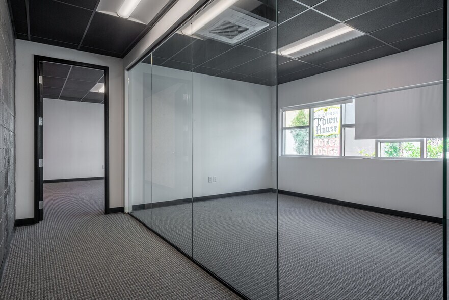 More Photos Of 37 S Water St, Henderson Office Residential For Lease