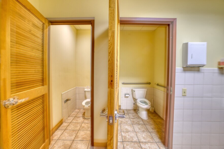 More Photos Of 14 Harris Bushville Rd, Monticello Medical For Sale