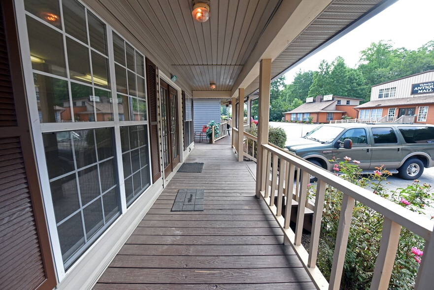 More Photos Of 3196 Highway 515 E, Blairsville Storefront For Lease