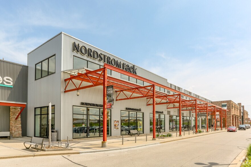 More Photos Of 11500 W Burleigh St, Wauwatosa Storefront For Lease