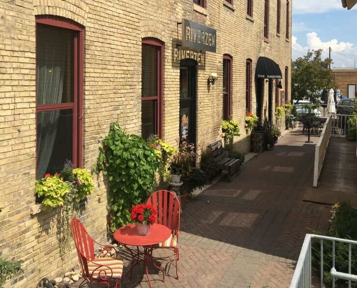 More Photos Of 121 4th St S, Moorhead Apartments For Lease