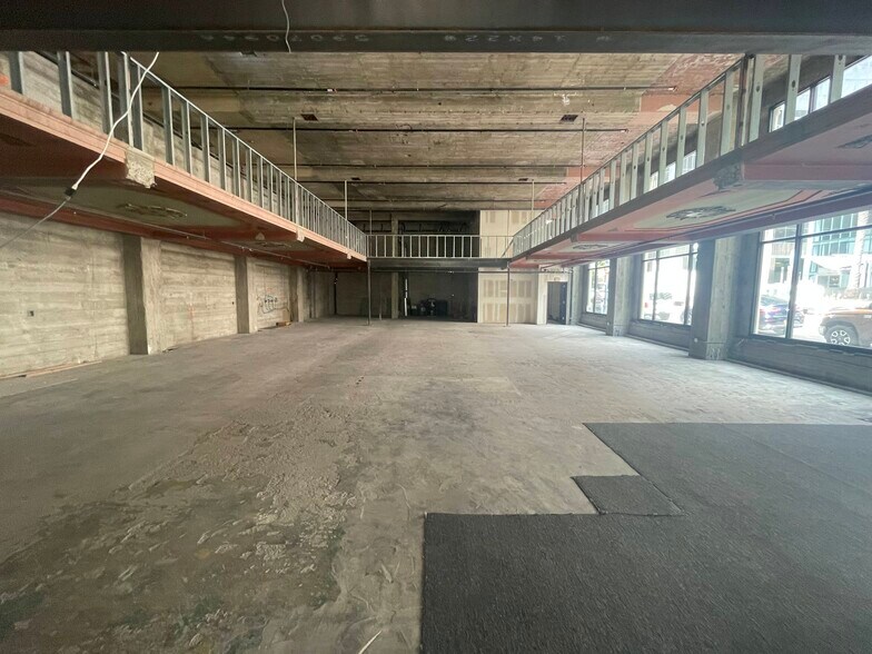 More Photos Of 640 C St, San Diego General Retail For Lease