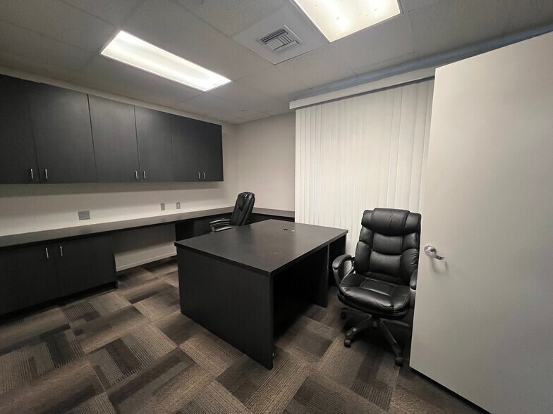 More Photos Of 43725 Monterey Ave, Palm Desert Medical For Lease