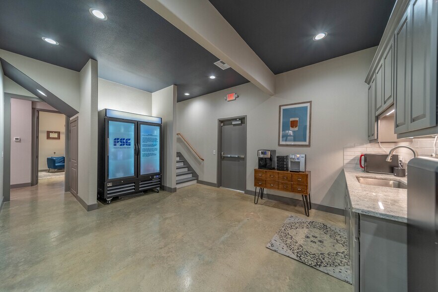 More Photos Of 2517 Creekmire -1, Conroe Medical For Sale