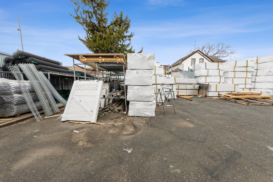 More Photos Of 138-27 247th St, Rosedale Showroom For Sale