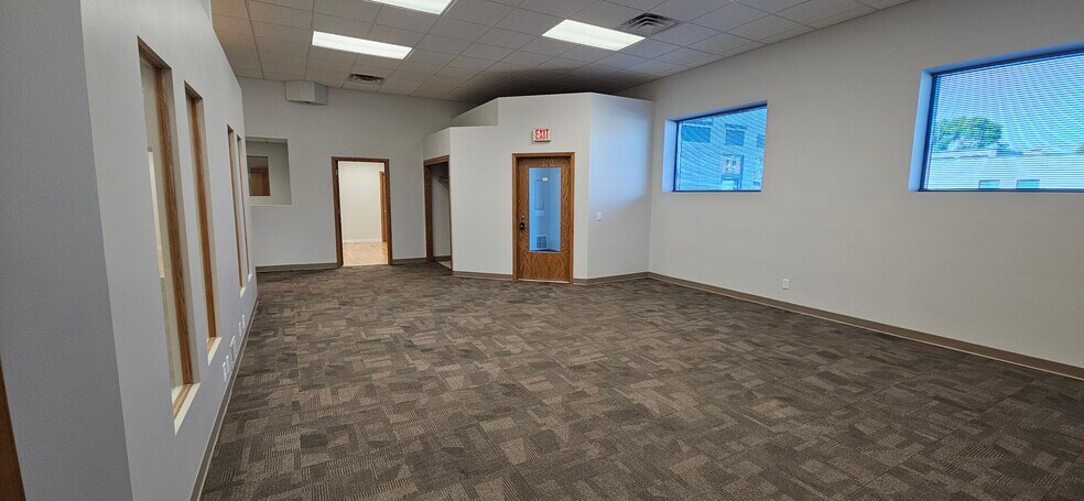More Photos Of 705 S Barstow St, Eau Claire Storefront For Lease