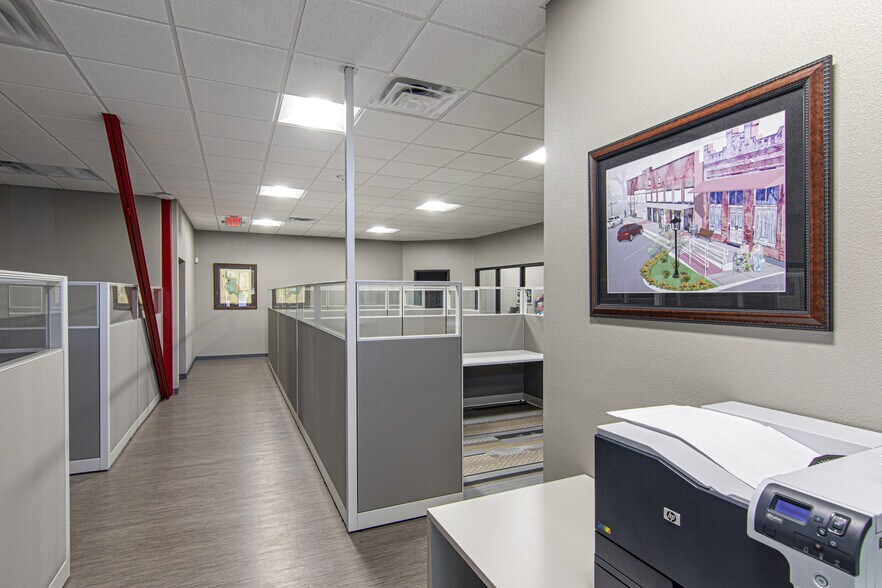 More Photos Of 303 W Calhoun Ave, Temple Office For Sale