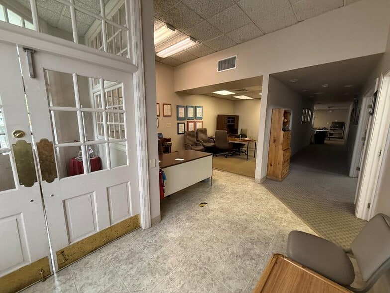 More Photos Of 4201 Blackburn Ave, Ashland Medical For Sale